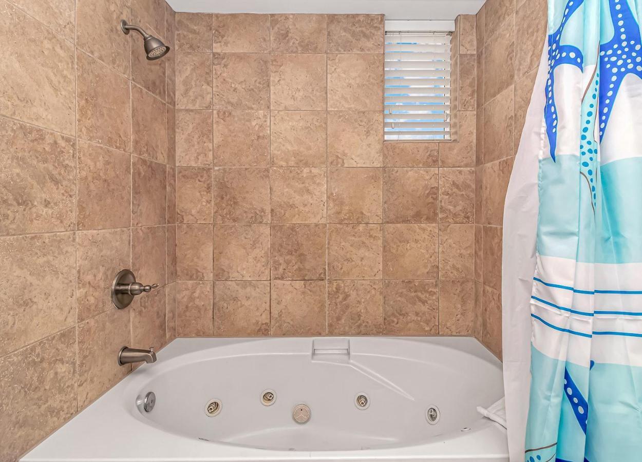 Ocean Breeze Luxury Villas 3D, Nicely Updated! Across From The Ocean! Sleeps 18 ! Миртъл Бийч Стая снимка